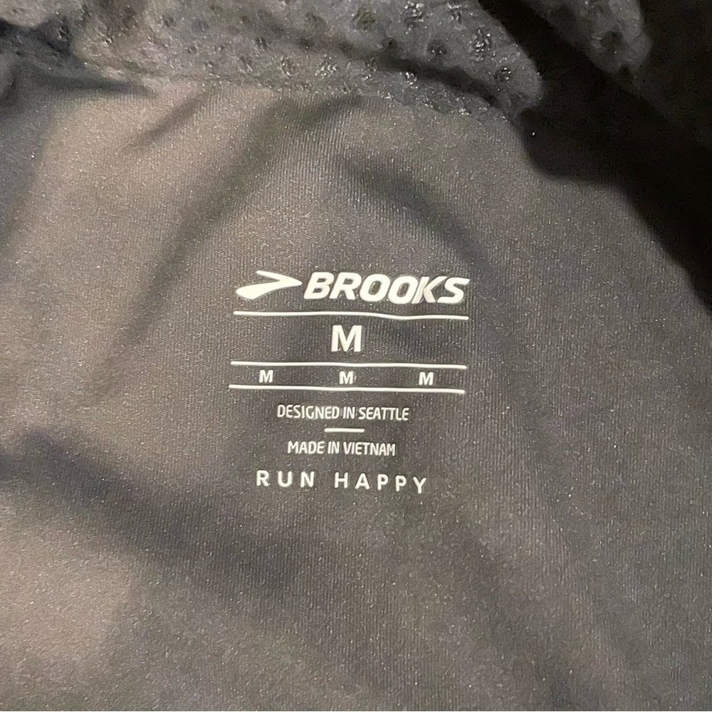 Brooks Black Shield Hybrid Vest 3.0 - Picture 3 of 4